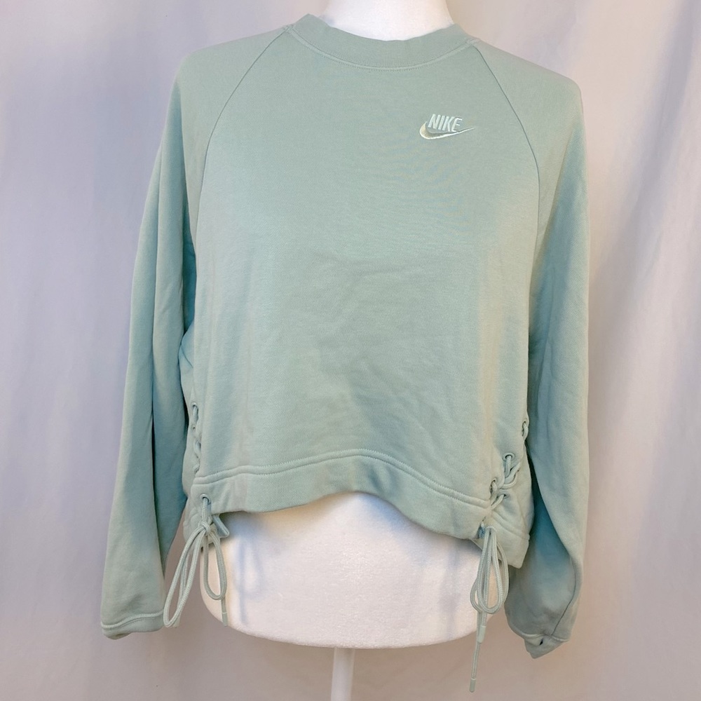 Nike cropped M sweatshirt